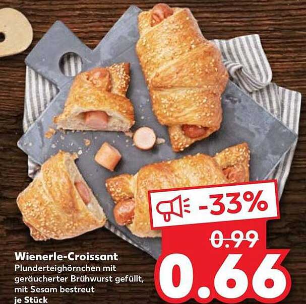 Wienerle-Croissant Plunderteighörnchen mit geräuchertem Brühwurst gefüllt, mit Sesam bestreut je Stück