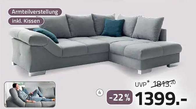 Ecksofa mit Armteilverstellung und Kissen