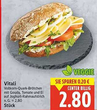Vitali Vollkorn-Quark-Brötchen mit Gouda, Tomate und Ei