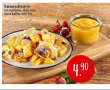 Kaiserschmarrn mit Apfelmus, dazu eine Tasse Kaffee oder Tee