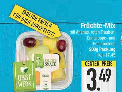 Früchte-Mix mit Ananas, roten Trauben, Cantaloupe- und Honigmelone