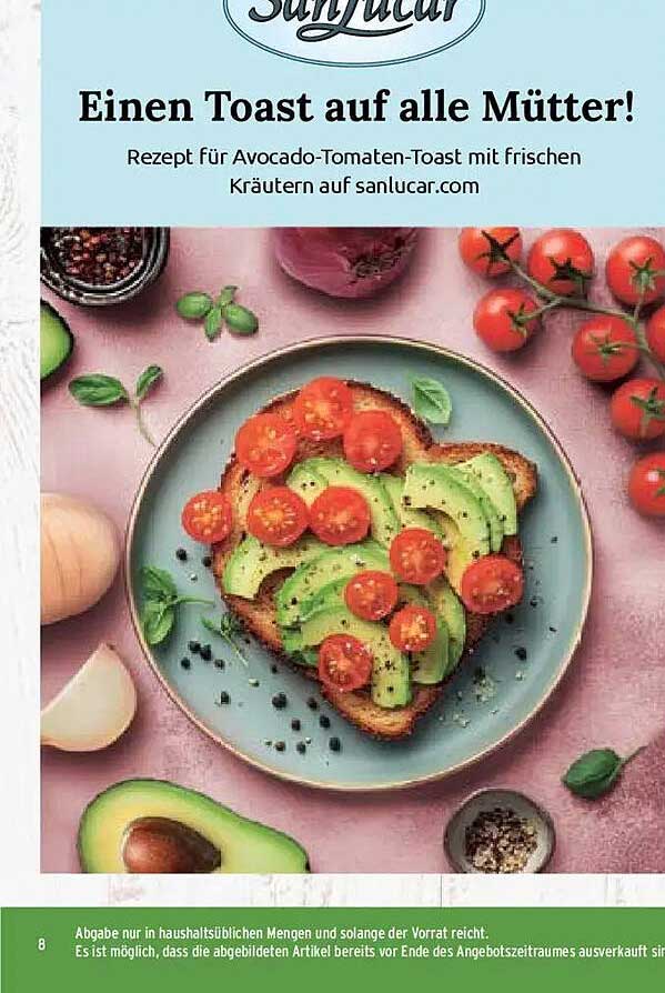 Einen Toast auf alle Mütter! Rezept für Avocado-Tomaten-Toast mit frischen Kräutern