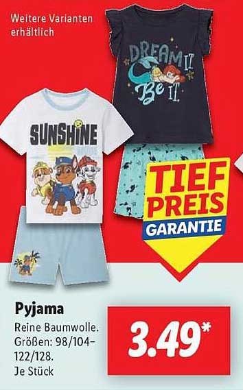 Pyjama in verschiedenen Größen und Designs
