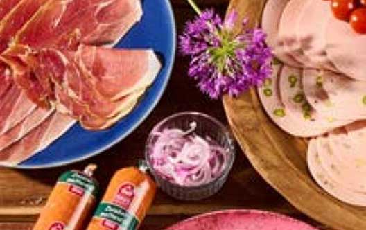 Wurst- und Schinkenangebot im REWE Center