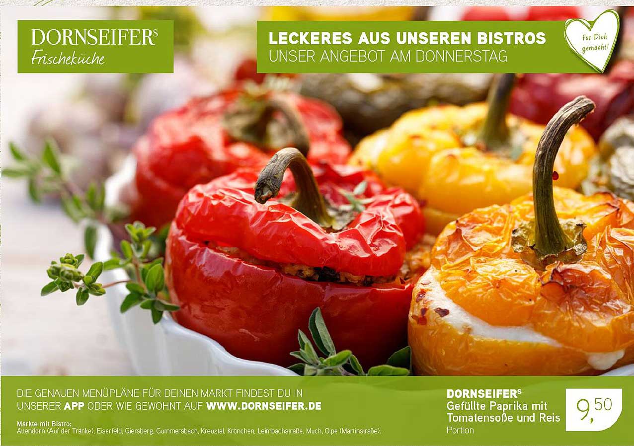 Gefüllte Paprika mit Tomatensauce und Reis