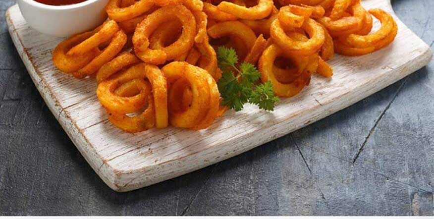 Krosse Curly Fries mit Dip