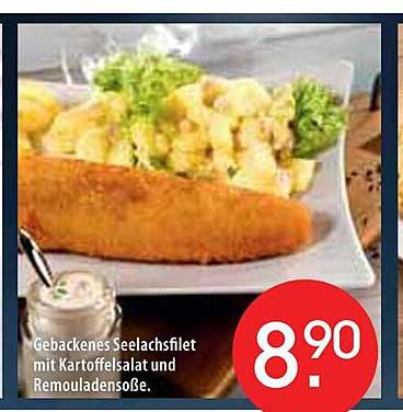 Gebackenes Seelachsfilet mit Kartoffelsalat und Remouladensoße.