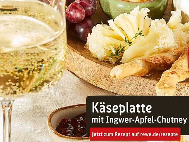 Käseplatte mit Ingwer-Apfel-Chutney