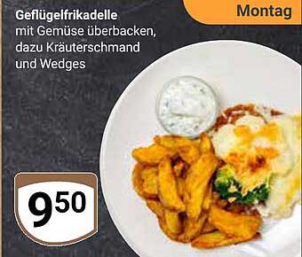 Geflügelfrikadelle mit Gemüse überbacken, dazu Kräuterschmand und Wedges