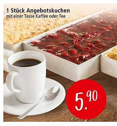 1 Stück Angebotskuchen mit einer Tasse Kaffee oder Tee