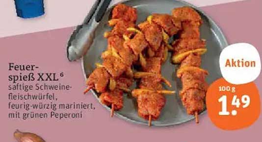 Feuerspieß XXL - saftige Schweinefleischwürfel, feurig-würzig mariniert, mit grünen Peperoni