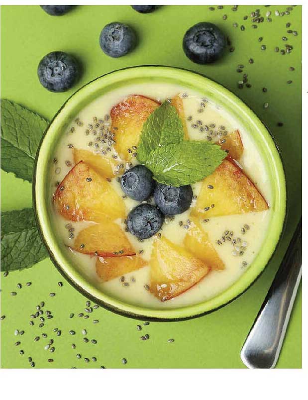 Fruchtiger Chia-Pudding mit frischen Früchten
