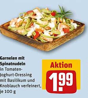 Garnelen mit Spinatnudeln in Tomaten-Joghurt-Dressing mit Basilikum und Knoblauch verfeinert, je 100 g