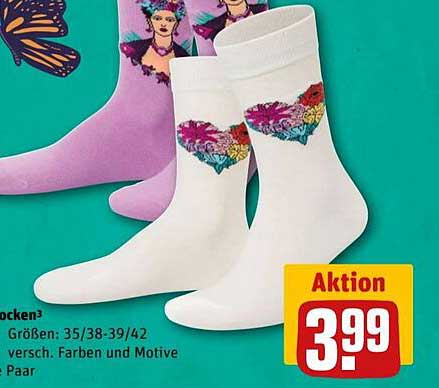 Socken in verschiedenen Farben und Motiven
