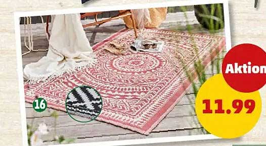 Dekorativer Teppich im Boho-Stil