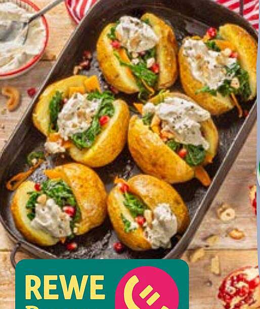 Ofenkartoffeln mit mediterranem Gemüse und Joghurt-Dip