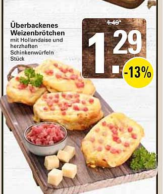 Überbackenes Weizenbrötchen mit Hollandaise und herzhaften Schinkenwürfeln Stück