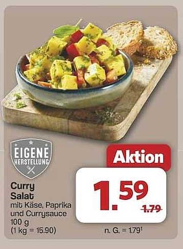 Curry Salat mit Käse, Paprika und Currysauce