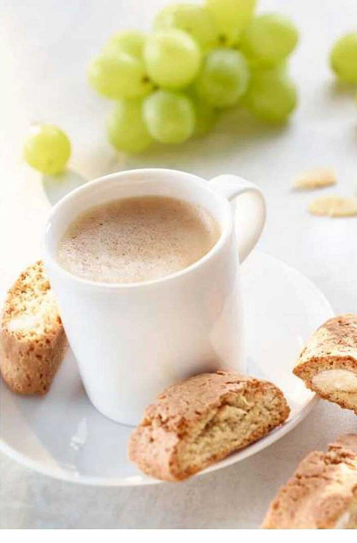 Köstliche Kekse und aromatischer Kaffee - das perfekte Duo