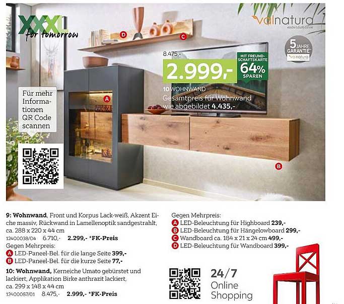 Wohnwand, Front und Korpus Lack-weiß, Akzent Eiche massiv, Rückwand in Lamellenoptik sandgestrahlt