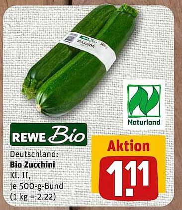 Deutschland: Bio Zucchini Kl. II, je 500-g-Bund (1 kg = 2.22)