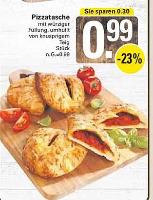 Pizzatasche mit würziger Füllung, umhüllt von knusprigem Teig