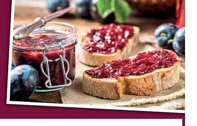 Fruchtige Pflaumenmarmelade im Glas
