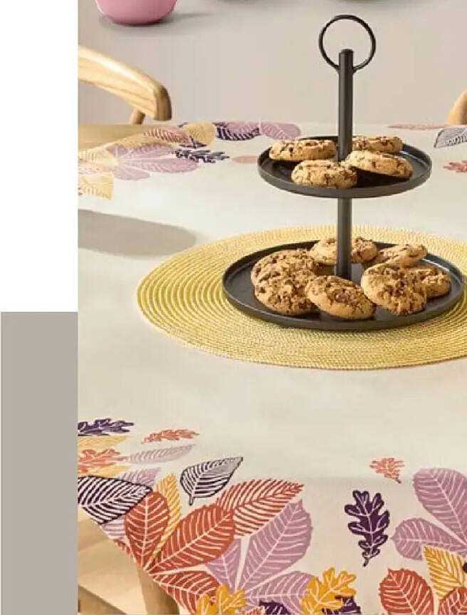 Tchibo Tischdecke mit buntem Blattdesign