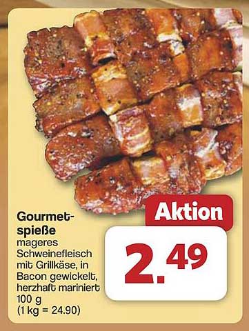 Gourmet-Spieße - mageres Schweinefleisch mit Grillkäse, in Bacon gewickelt, herzhaft mariniert