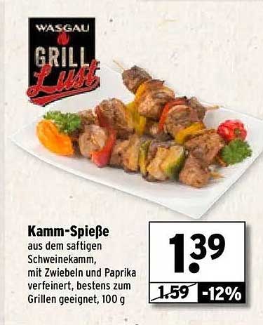 Kamm-Spieße aus saftigem Schweinekamm, mit Zwiebeln und Paprika, 100 g