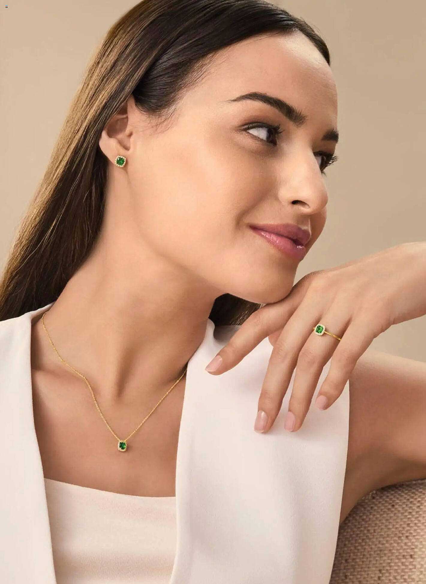 Hochwertiger Schmuck mit grünem Stein - Tchibo