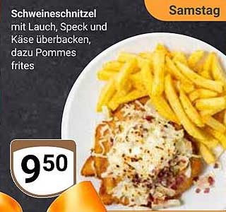 Schweineschnitzel mit Lauch, Speck und Käse überbacken, dazu Pommes frites