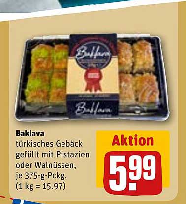 Baklava – türkisches Gebäck gefüllt mit Pistazien oder Walnüssen
