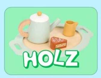 Holzspielküche mit Teekanne und Kuchen