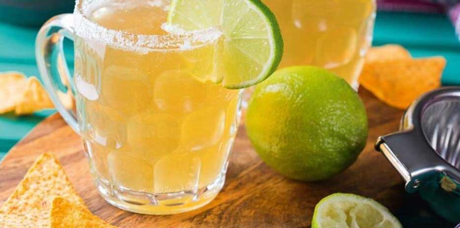 Erfrischendes Getränk mit Limette - nur für kurze Zeit!