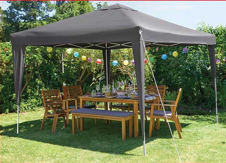 Faltpavillon für unvergessliche Gartenfeste