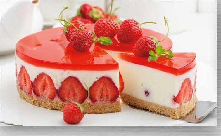 Erdbeerkuchen mit fruchtiger Gelatine-Schicht