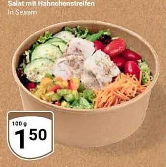 Salat mit Hähnchenstreifen in Sesam