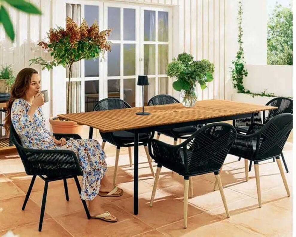Tisch- und Stuhlset für den perfekten Outdoor-Bereich