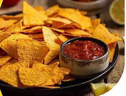 Tortilla Chips mit Salsa