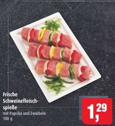 Frische Schweinefleisch-Spieße mit Paprika und Zwiebeln